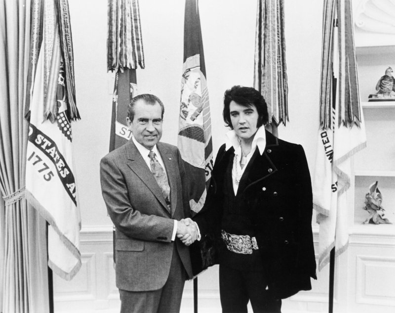 Elvis meets Nixon